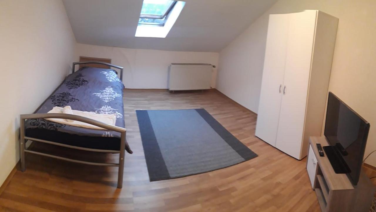 Ferienwohnung In Erftstadt Ngoại thất bức ảnh